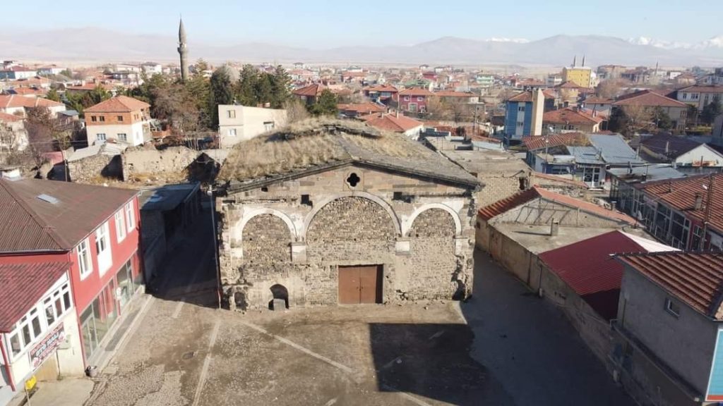 Ermeni Kilisesi restorasyon bekliyor