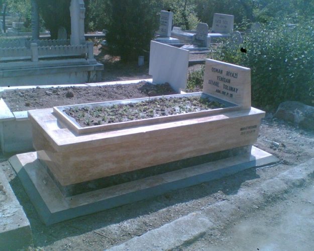 MEZARLIK TARTIŞMASI SÜRÜYOR