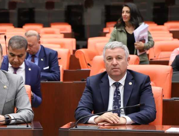 CHP KAYSERİ MİLLETVEKİLİ ARIK : “SARAYDA YAŞAYANLAR ESNAFIN ÇIĞLIĞINI DUYMUYOR!”