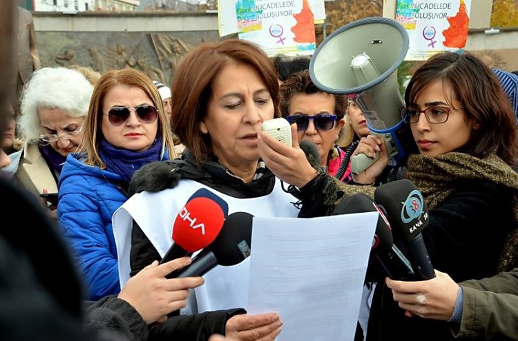 TÜRK KADINLAR BİRLİĞİ ” DAHA ÇOK ÇALIŞMAK ZORUNDAYIZ “