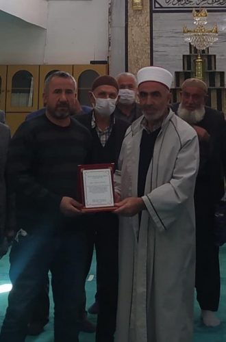 31 yıldır aynı mahallede görev yapan imama veda