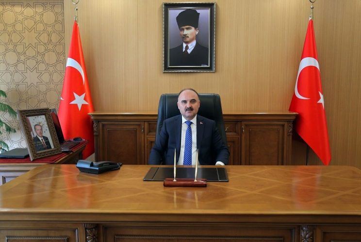 Vali Günaydın: “İstiklal Marşı’nın kabul edilişinin 100. yıl dönümünü kutlamanın haklı gururunu yaşıyoruz”