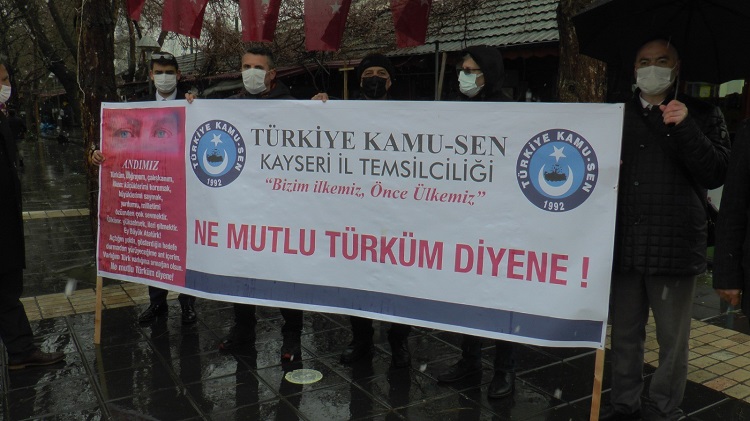 Kamil Ünal: “Türk’üm demeyi engelleyerek, Türk milleti yok olmaz”