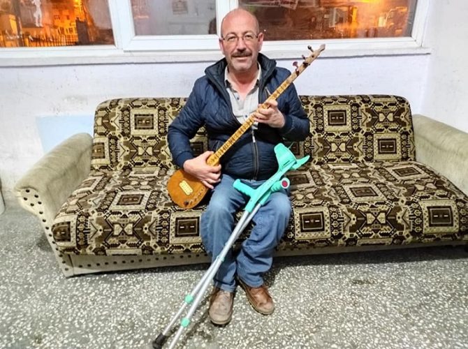 Engelli vatandaş ilçesine şarkı yazdı