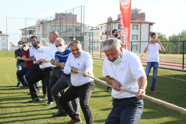 YAZ OKULU KURSLARINIIN STARTI VERİLDİ