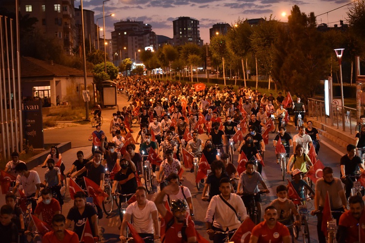 1000 kişi zafere pedalladı