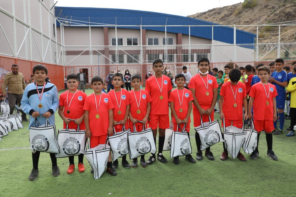 MELİKGAZİ FUTBOL OKULU KAPANIŞ TURNUVASI DÜZENLENDİ