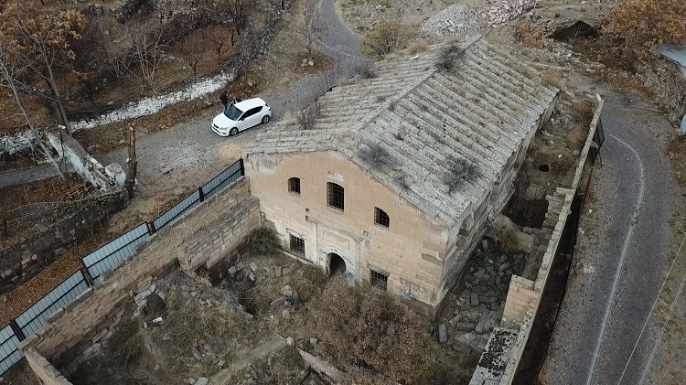 Tarihi Ermeni Kilisesi Restore Bekliyor