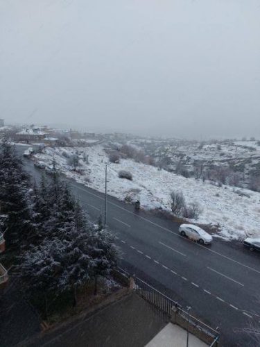 Kent Merkezinde Yağmur, Erciyes’te Kar Etkili
