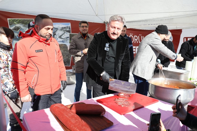 Melikgazi’den Erciyes’te Kayseri Lezzetleri Tanıtımı