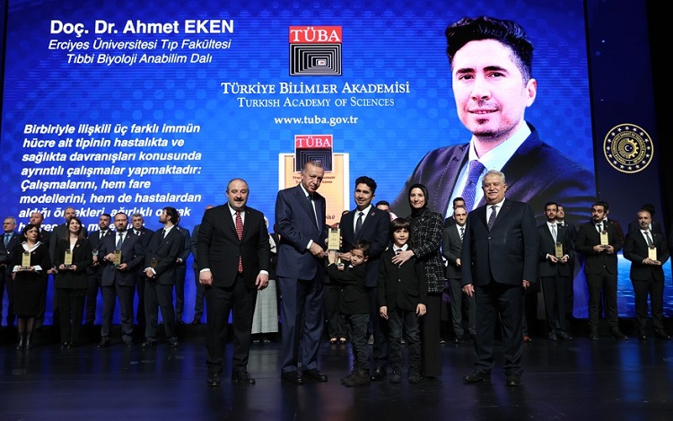 ERÜ Öğretim Üyeleri TÜBA ve TÜBİTAK Bilim Ödüllerini Aldı