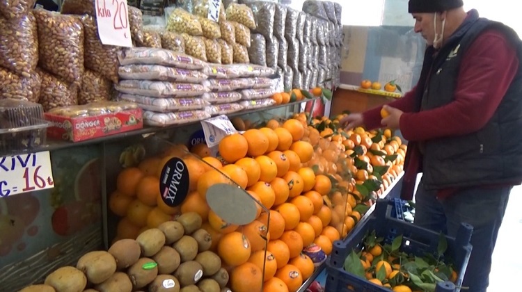 Meyve ve Sebze Satışları Yarı Yarıya Düştü
