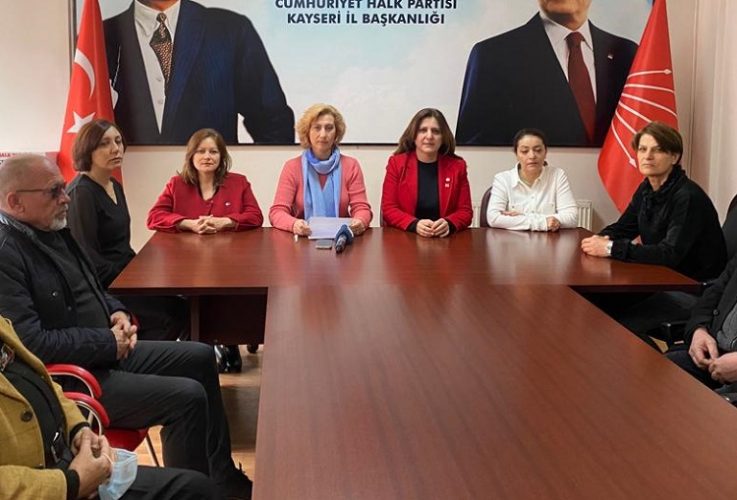 CHP KADIN KOLLARI’NDAN SEDEF KABAŞ’A DESTEK AÇIKLAMASI