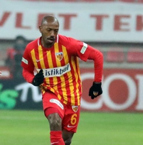 FERNANDES YUNAN EKİBİ İLE ANLAŞTI