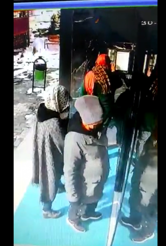 Kadın hırsızlar çelik kasayı çaldı