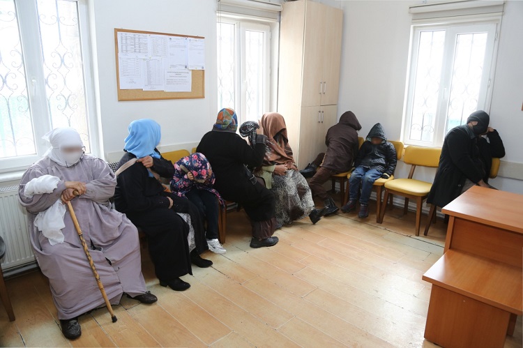 Çocukları istismar eden dilenciler suçüstü yakalandı
