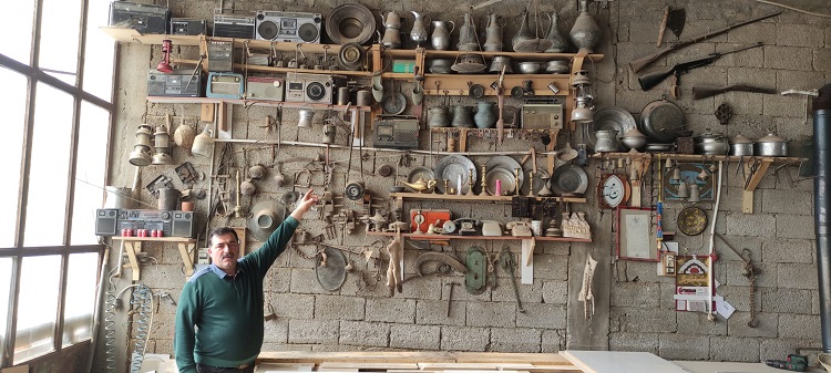 30 yıllık marangozun hobisi eski oyuncaklar