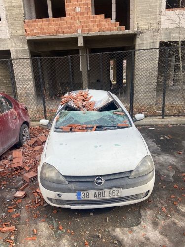 FIRTINA HASARA YOL AÇTI