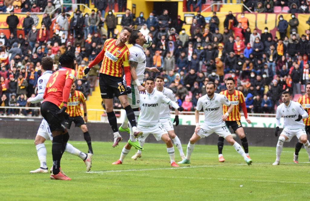 Kayserispor 2-0 öne geçtiği  maçı  3-2 kaybetti