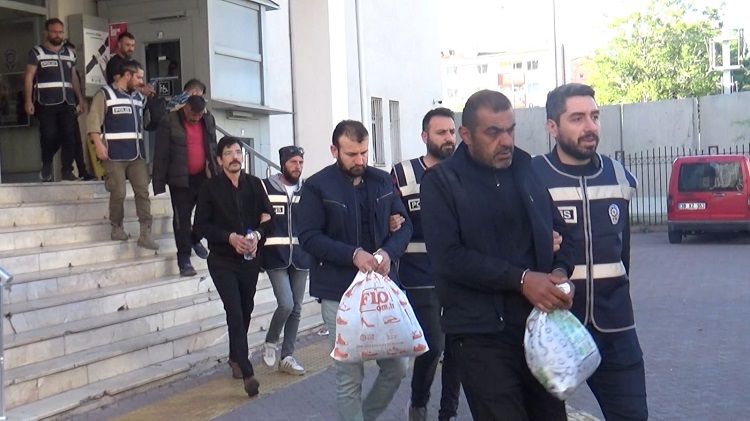 KESİNLEŞMİŞ HAPİS CEZASI OLAN 8 KİŞİ CEZAEVİNE GÖNDERİLDİ