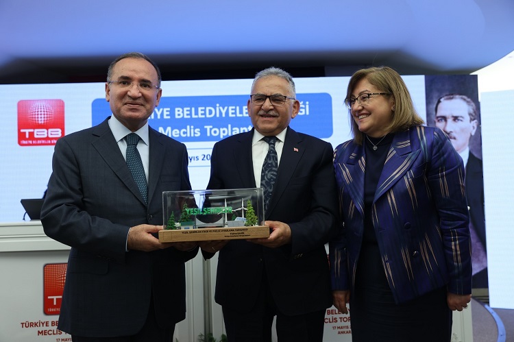 Başkan Büyükkılıç’a Çevre Dostu Ulaşım Ödülü