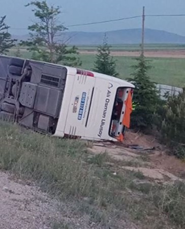 BİR YOLCU OTOBÜSÜ KAZASI DAHA : 27 YARALI VAR