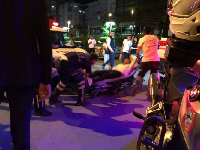 Bıçaklı kavgada 1 kişi yaralandı