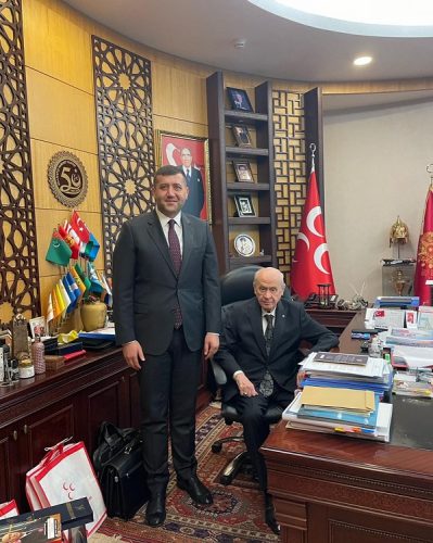 Baki Ersoy MHP’ye yeniden üye oldu