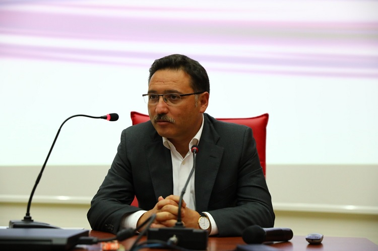 Vali Gökmen Çiçek, “Kadınlar olmazsa hiçbir projede başarılı olma şansımız yok”