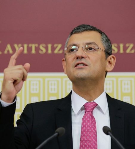 CHP’NİN CUMHURİYET BALOSU’NA ÖZGÜR ÖZEL’DE KATILACAK