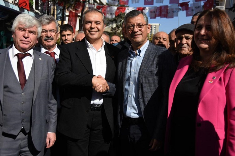 ÖZEL VE ÖZER BİR ARAYA GELDİ