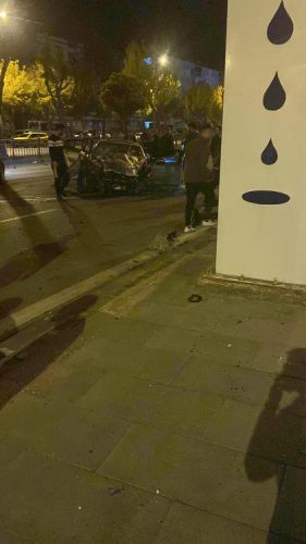 Feci kazada otomobil parçalandı