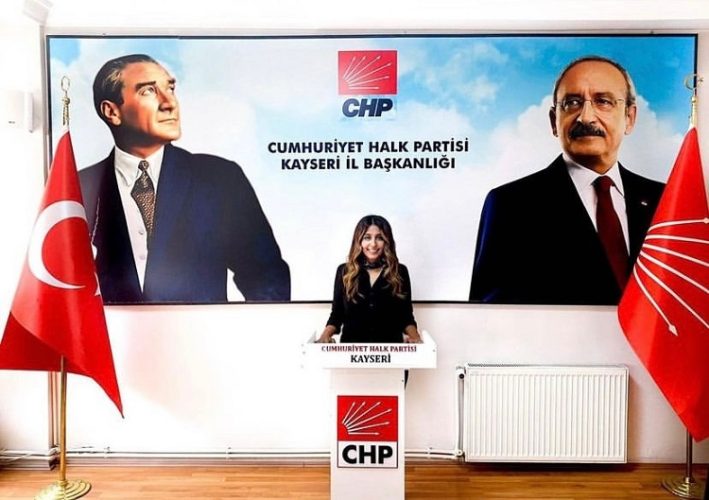 CHP’de Şahin görevinden istifa etti