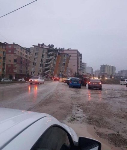 Kahramanmaraş ve 2 deprem iline araç girişi yasaklandı