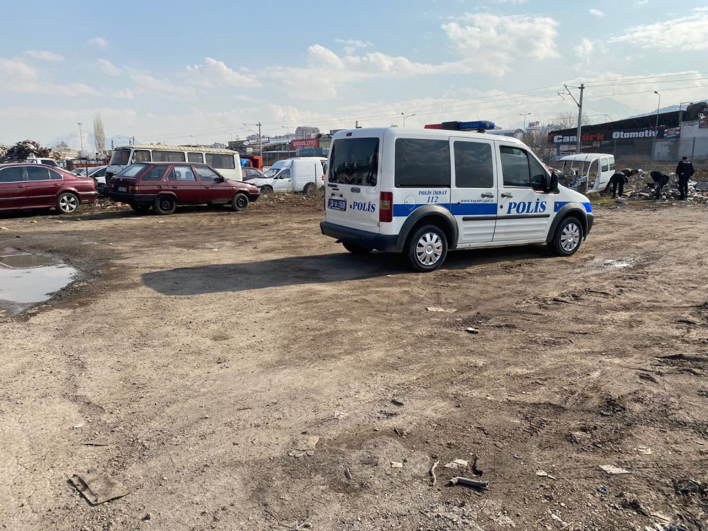Kömürcüler sitesinde silahlı kavga: 1 yaralı