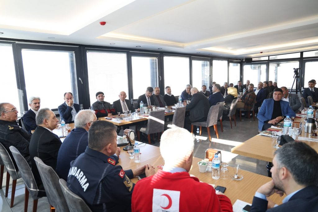 Talas muhtarları deprem gündemiyle toplandı