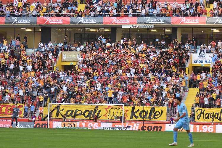 Kapalıkale: Tribünler evrenseldir!