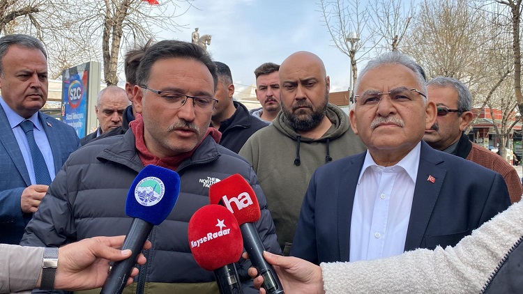 Vali Çiçek ve Başkan Büyükkılıç Kadınlar Gününü kutladı
