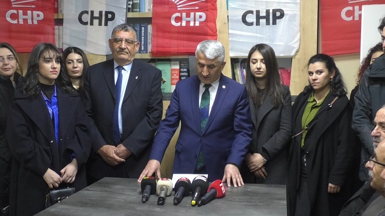 CHP Kayseri Milletvekili Aday Adayı Zeki Gümüş, seçim ofisi açtı