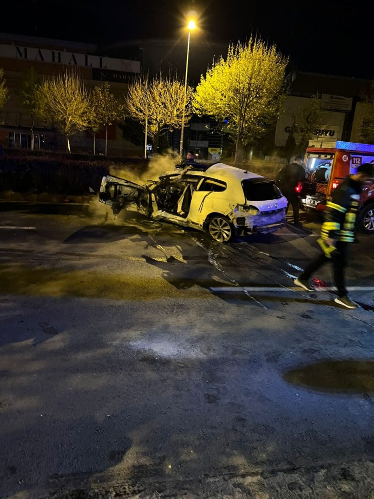 Duvara çarpan aracın Sürücüsü hayatını kaybetti