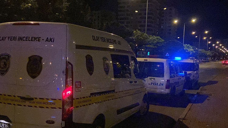 Komşuların kavgası kanlı bitti