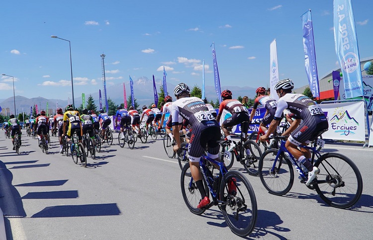 Erciyes Uluslararası Yol Bisiklet Yarışları Grand Prix Kültepe etabı ile devam ediyor