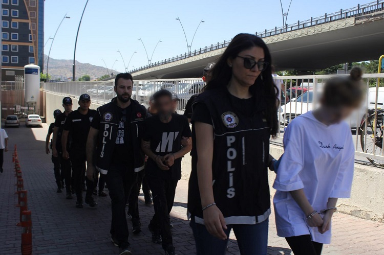 Narkotik ekiplerinden 17 gözaltı