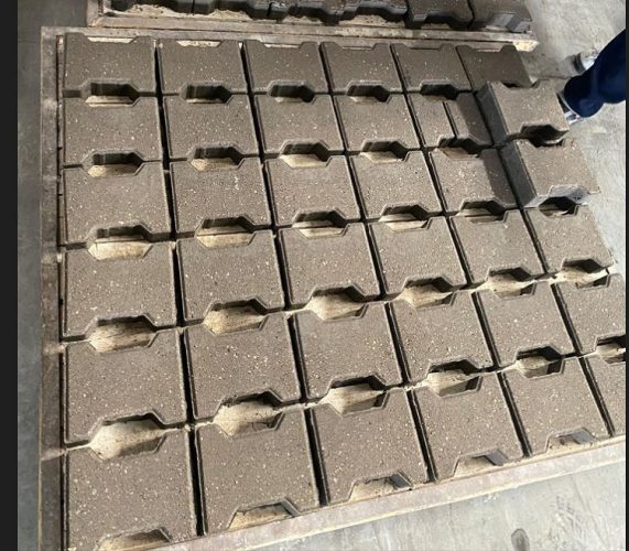 ERÜ ile AGÜ Öğretim Üyeleri, çimentosuz düşük karbon salınımlı yapı malzemesi üretti