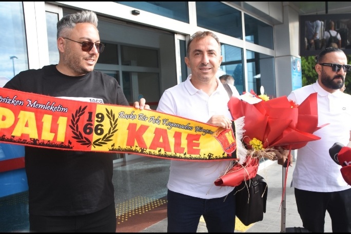 Kayserispor’un yeni teknik direktörü Recep Uçar Kayseri’de