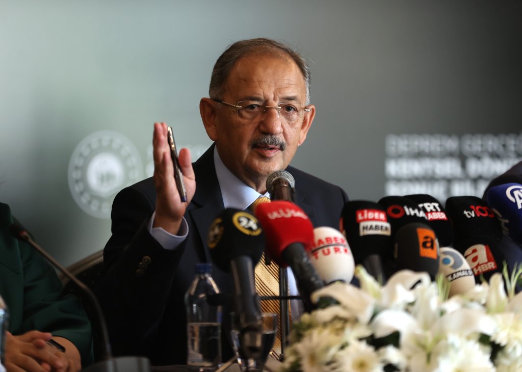 BAKAN ÖZHASEKİ, DEPREM GERÇEĞİ VE KENTSEL DÖNÜŞÜM ŞÛRASI’NIN SONUÇ BİLDİRGESİNİ AÇIKLADI