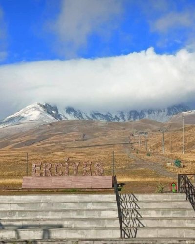 Yılın ilk karı Erciyes’e yağdı