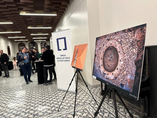 Kayseri Mimarlar Odası’ndan “6 Şubat Türkiye Depremi: İzler ve İzlenimler” sergisi