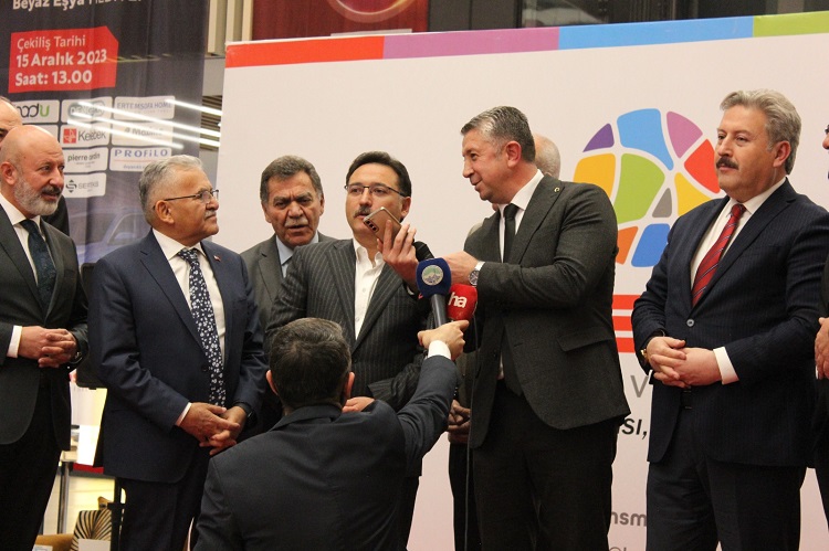 Kumsmall AVM Mobilya İndirim Festivali başladı