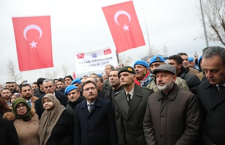 17 Aralık Kayseri Şehitleri Komandolar Durağı önünde törenle anıldı